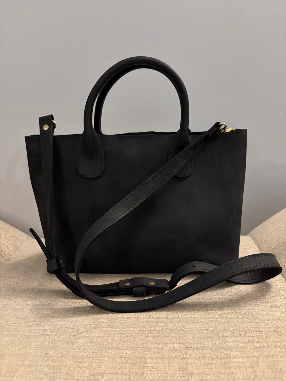 Portland Leather Black Top-Handle Tote Bag with Crossbody Strap - Picture 4 of 6